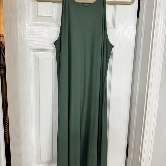 32 Degrees Green Sleeveless Halter Midi Dress - Picture 1 of 3